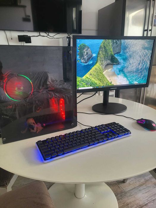 calculator pentru light gaming[vine cu ecran mouse si tastatura)