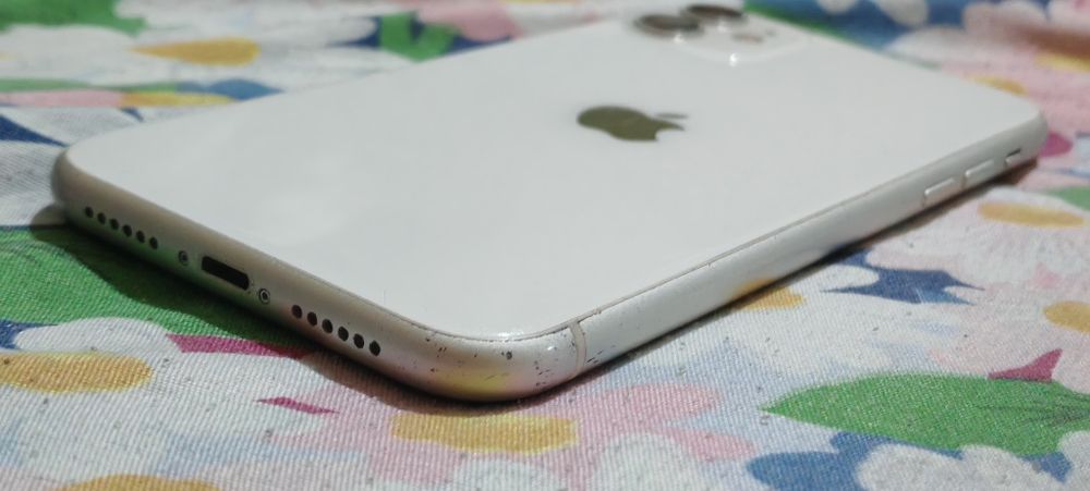 Iphone 11 64 gb 100 yomks