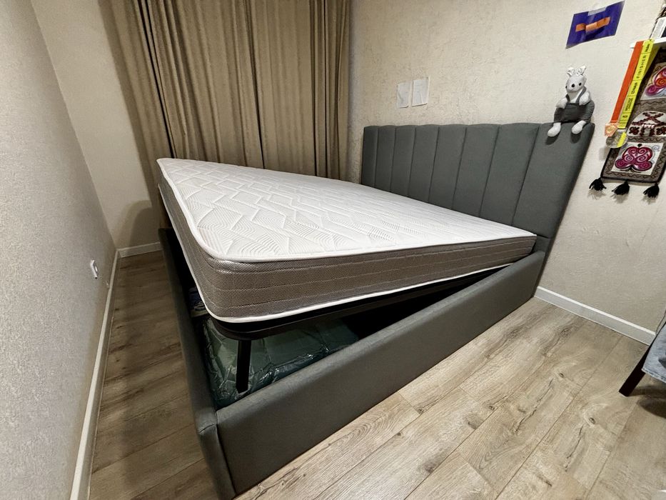 Двухспальная кровать 180*200