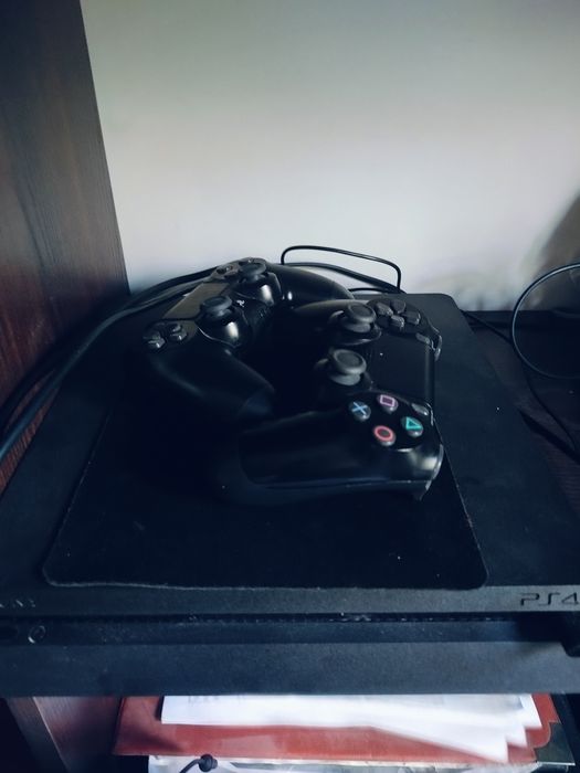 PS4 1TB 2ta orig joystik