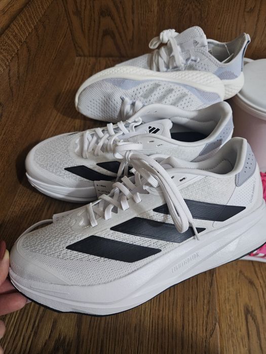 Adidași Adidas noi masura 42,5