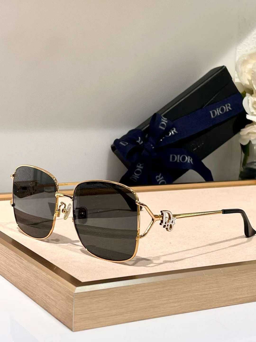 Ochelari de soare Dior 083