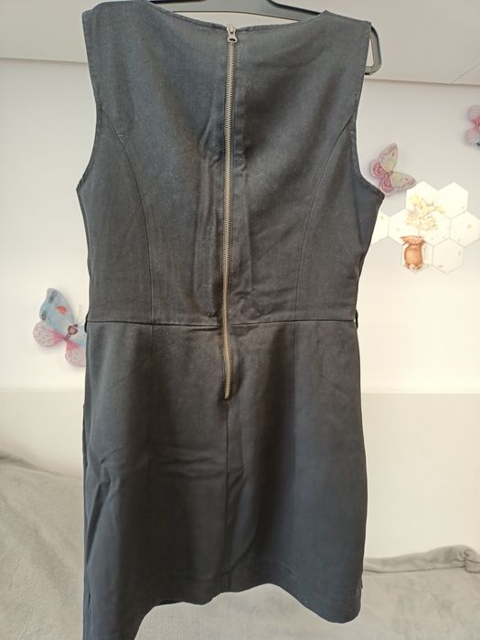 Vand rochita cu buzunare!