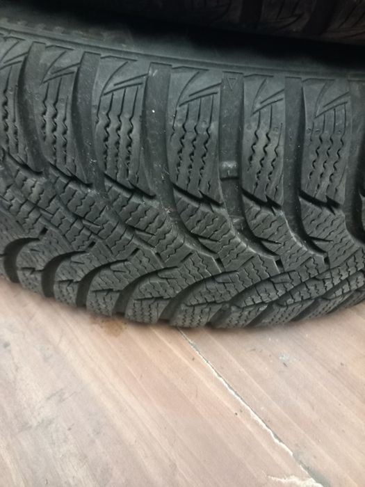 Anvelope de iarna 205 60 16