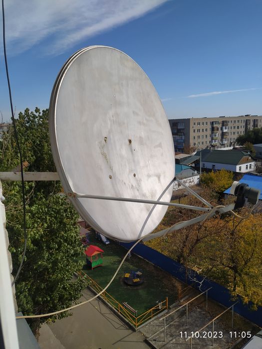 Спутник сатамын 100 канал бар , 30 каналдайы тегін