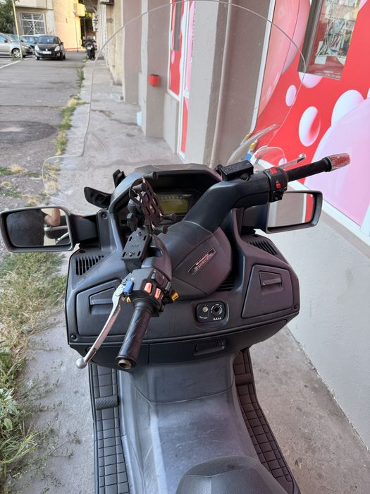 Suzuki burgman 650 executive