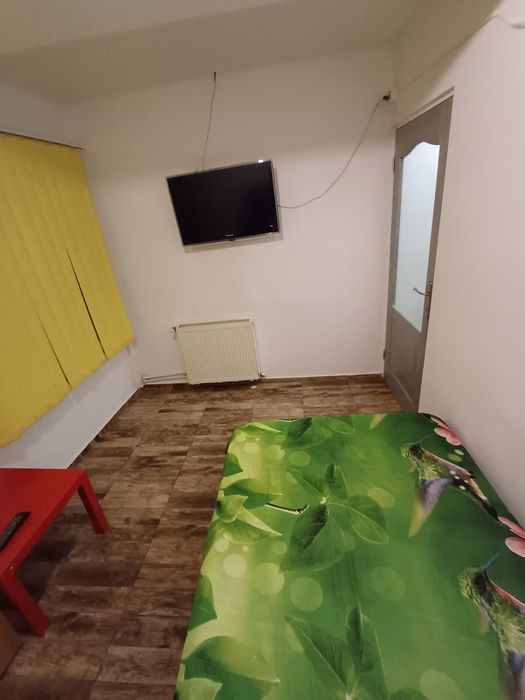 Închiriez garsoniera sector 5