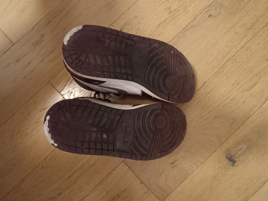 Jordan 1 High Orginali Bordeaux Defecte