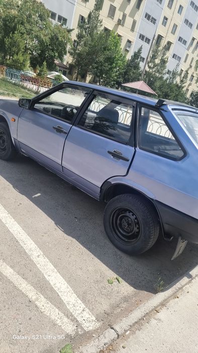 Продаётся машина Лада 09