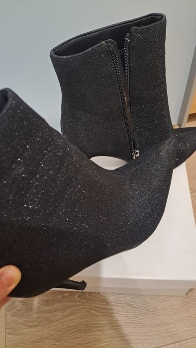 Бляскави боти 38