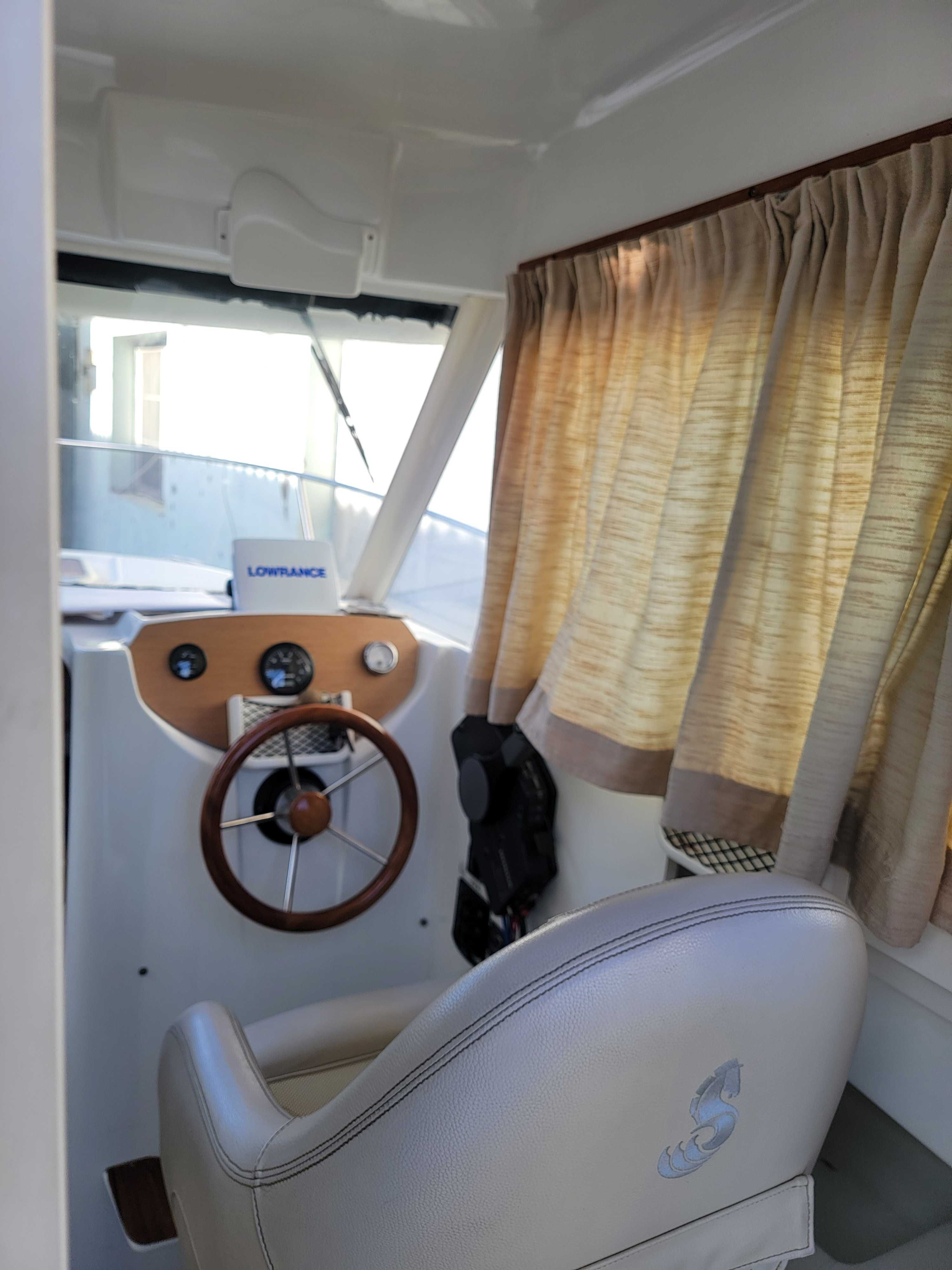 Vand barca  Beneteau Antares 650 HB cu Honda 90cp înmatriculată Ro
