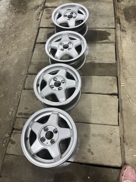 Продам литые диски.