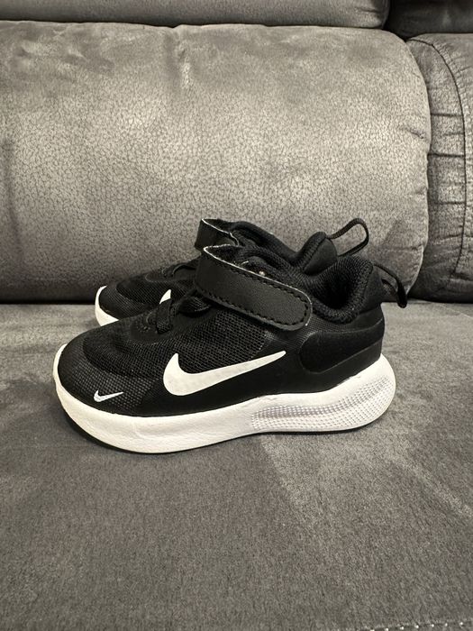 Спортни обувки Nike revolution 7 baby 21 размер