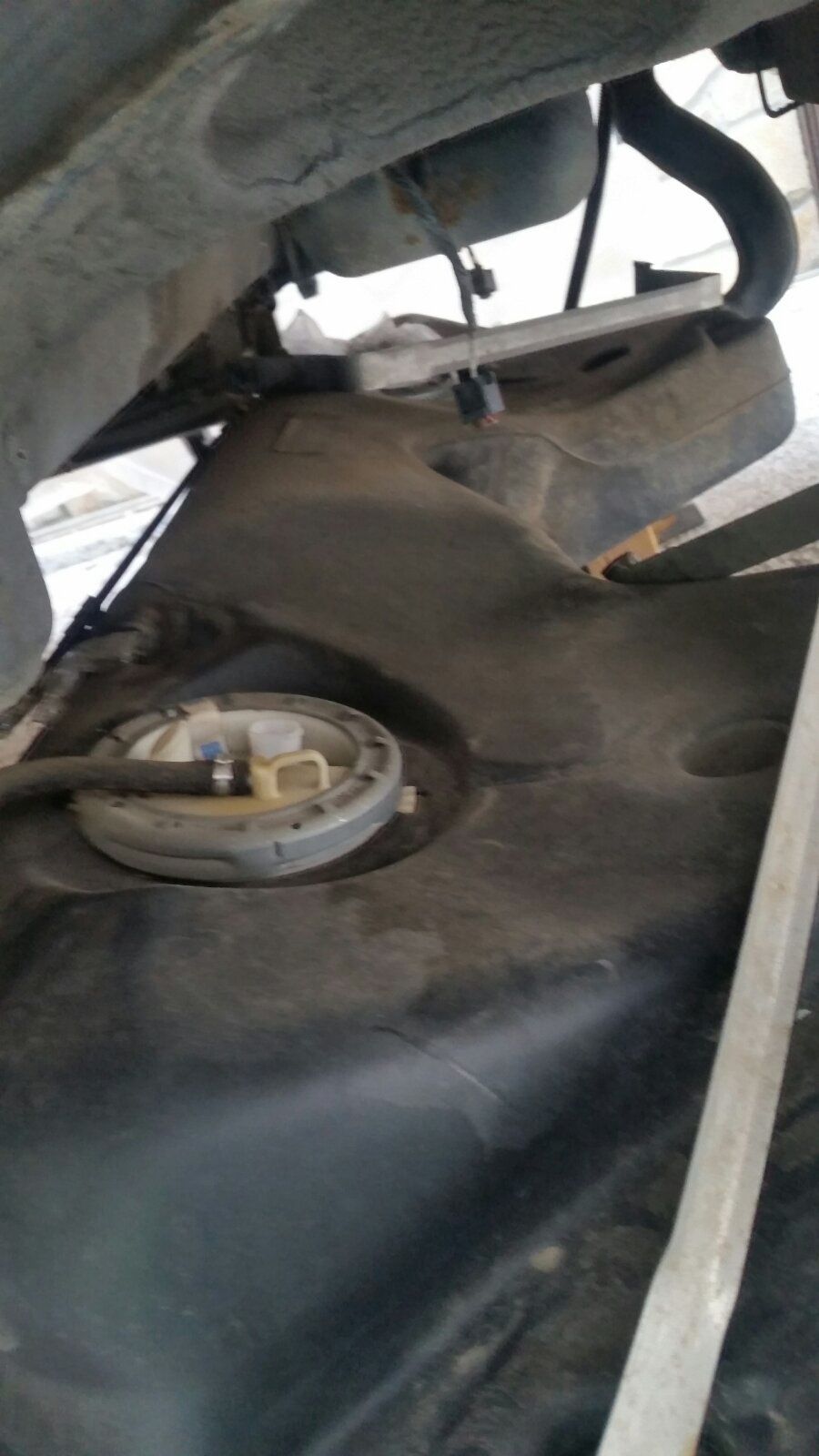 Стоп конзола парно резервоар бутало с мотовилка БМВ Е39 530д комби.