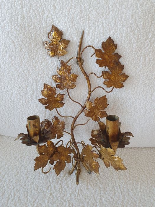 Метален свещник стенен