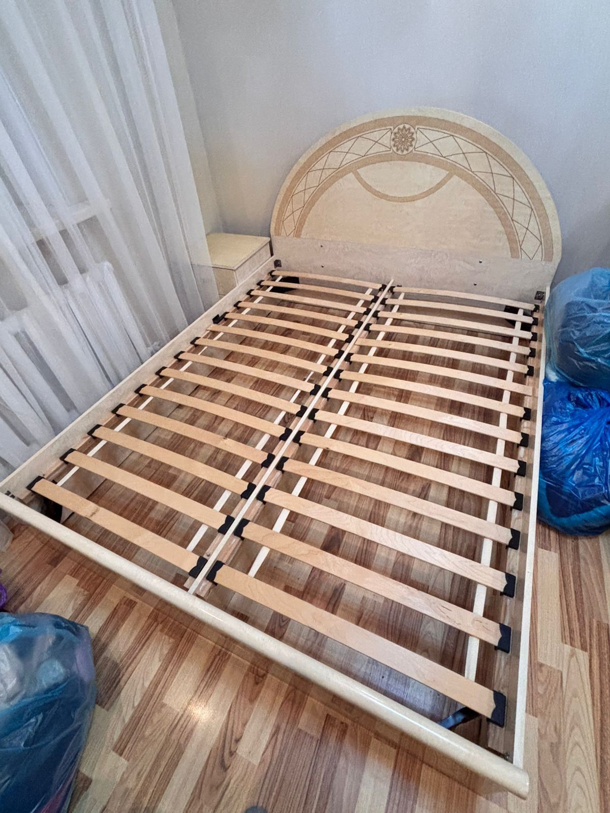 Продам кровать двуспальную