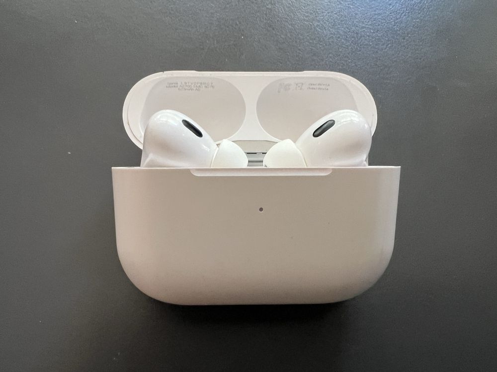 Продавам Apple AirPods Pro
