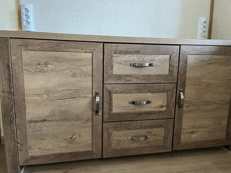 Шкафове и плот комплект в перфектно състояние без забележки