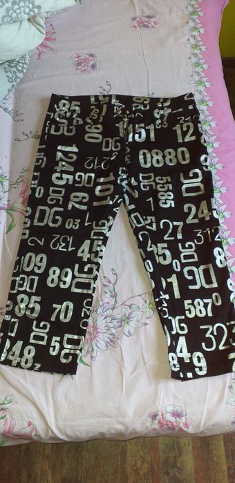 Pantaloni treisferturi