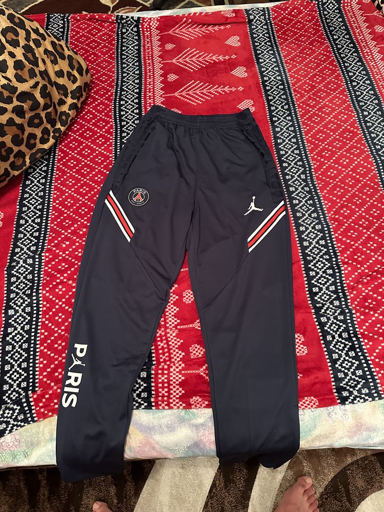 pantaloni lungi Paris saint germain marimea L fit M