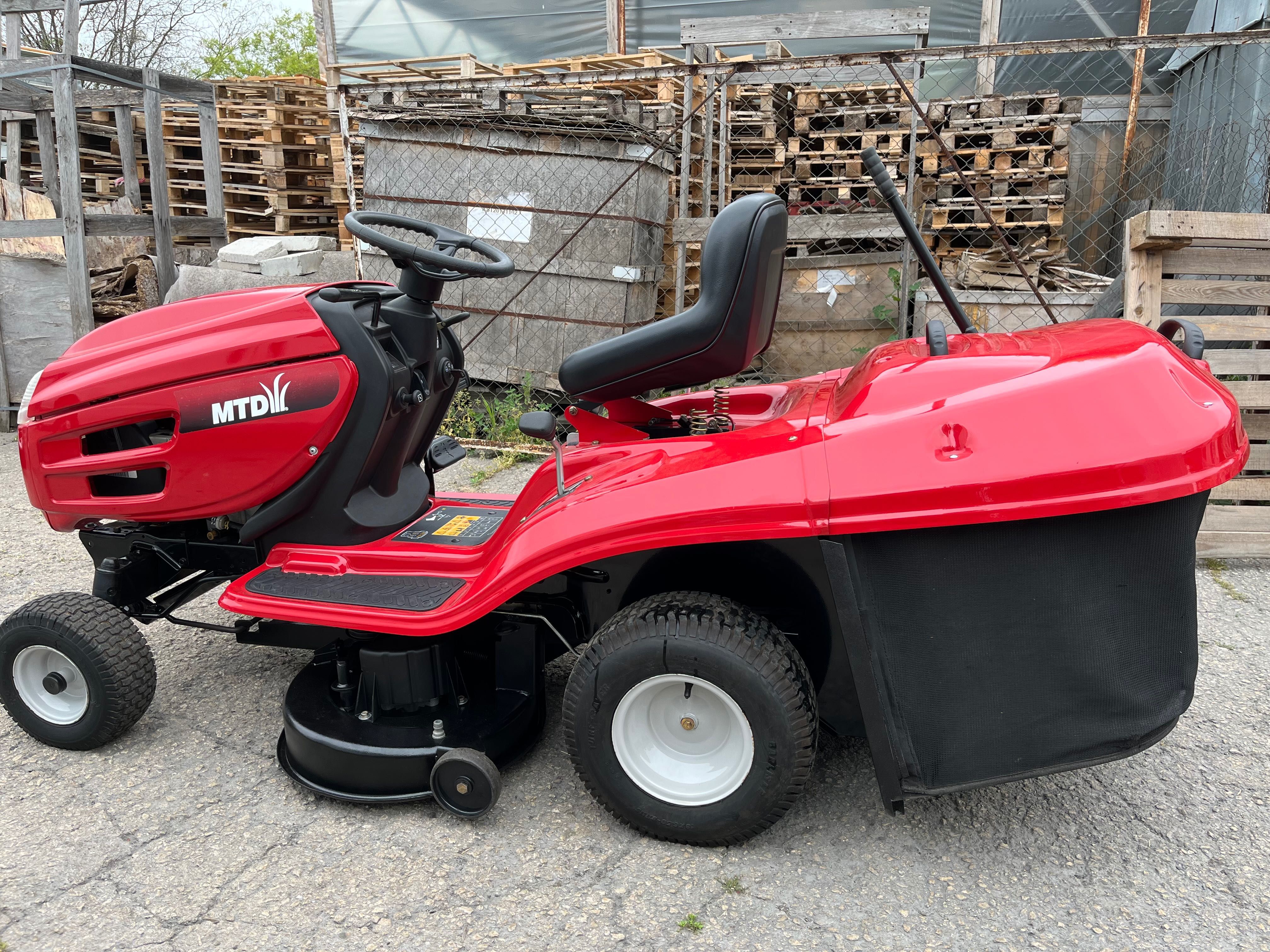 Тракторна косачка MTD Briggs 17.0hp почти нова