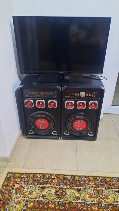 Vând sistem și un televizor de la Smart Tech