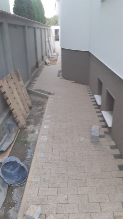 Montez pavele beton sau cauciuc