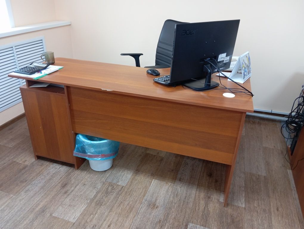 Продам офисную мебель
