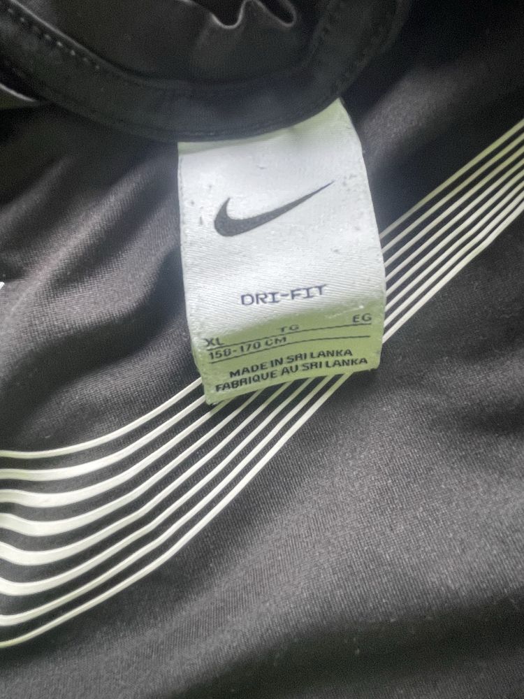 Nike тениска 158-170