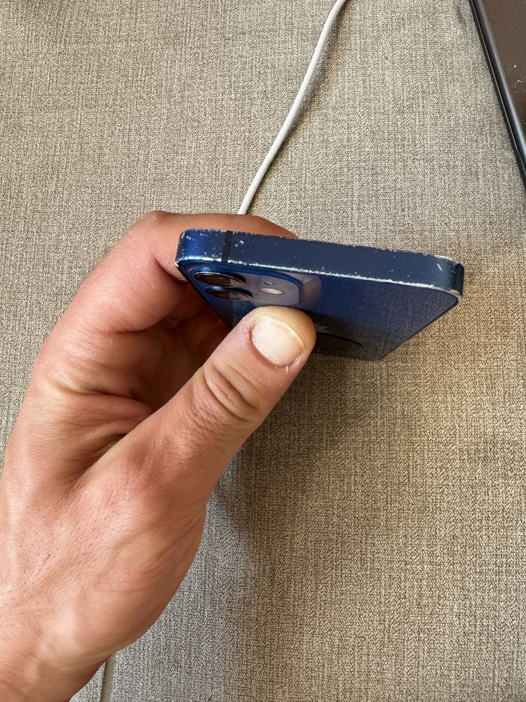 Продавам Iphone 12 mini
