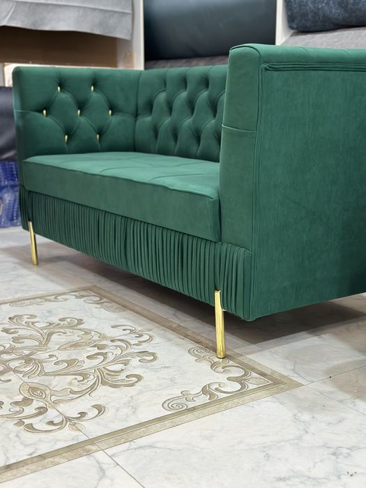 Продается диван красивый