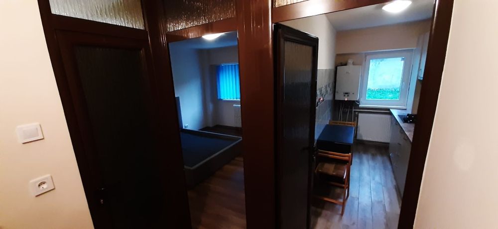 Dau în chirie apartament o cameră decomandat (nu garsonieră) Manastur