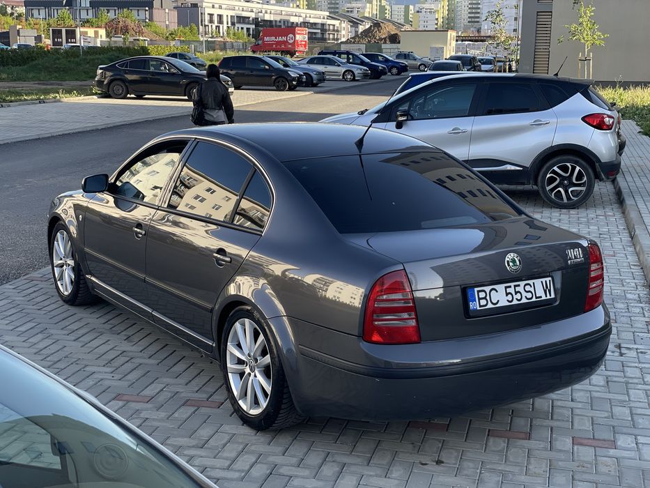 Skoda Superb 2.8 V6 Manual