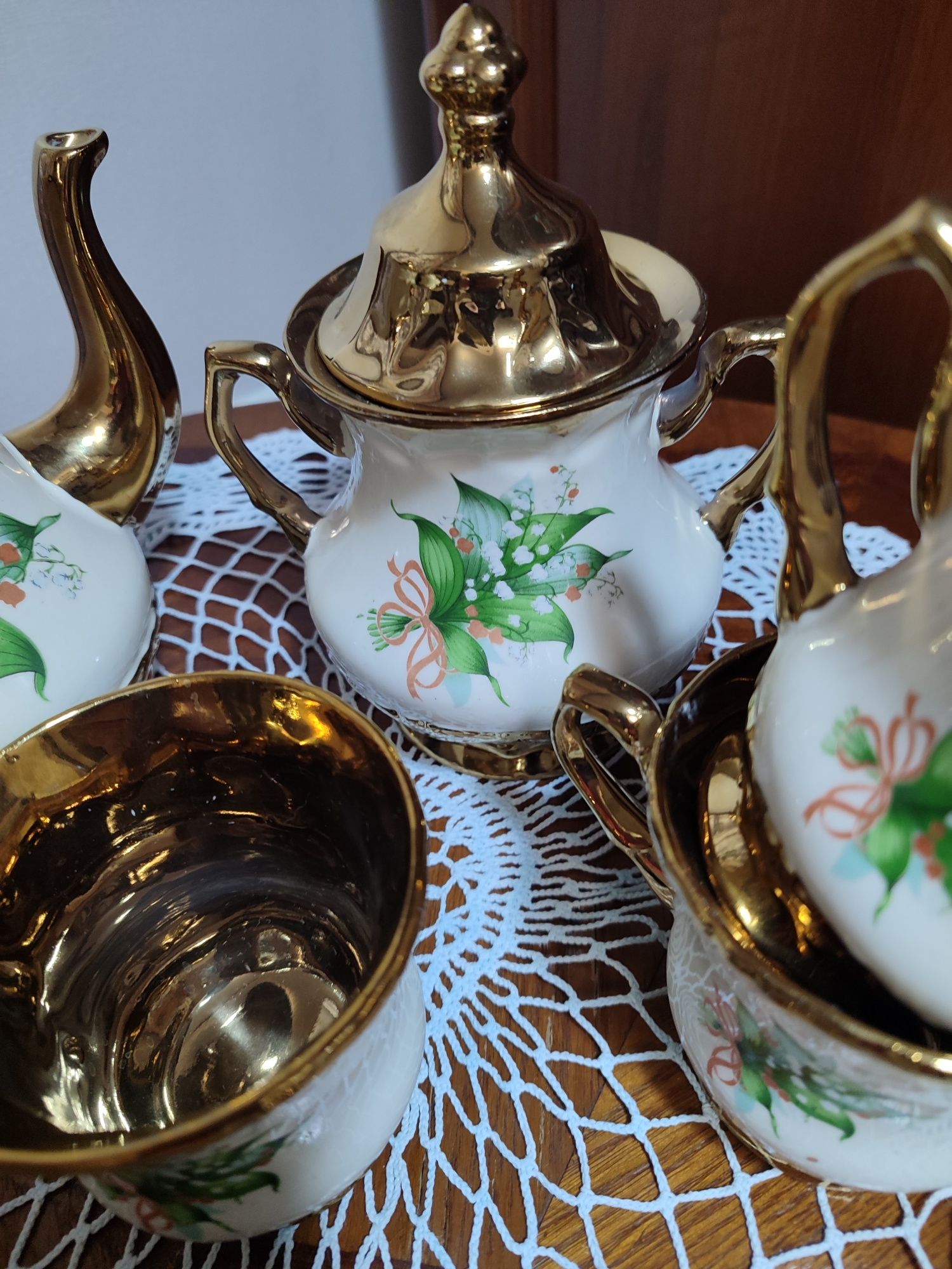 Продается чайный сервиз.