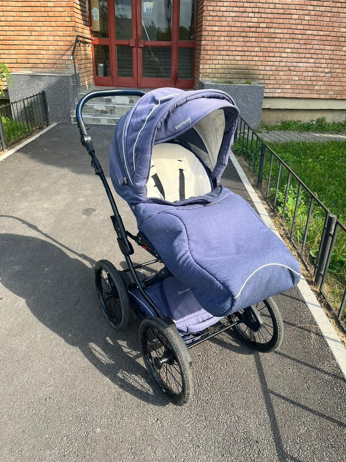 Carucior Baby Knorr cu accesorii(landou si sac de iarna)