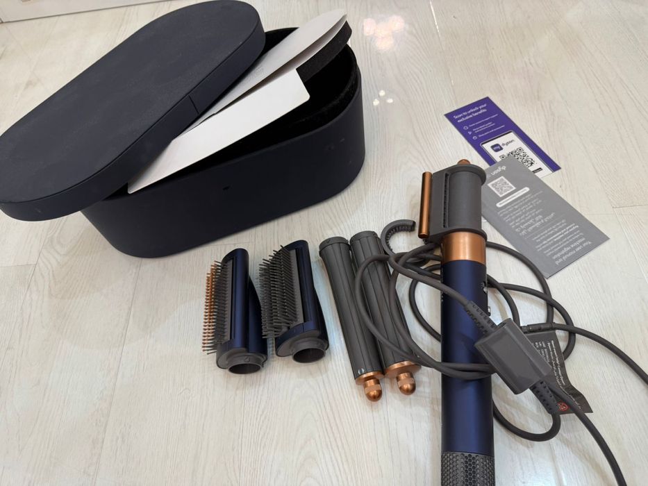 Продаю Dyson     .