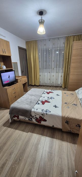 Închiriez garsonieră