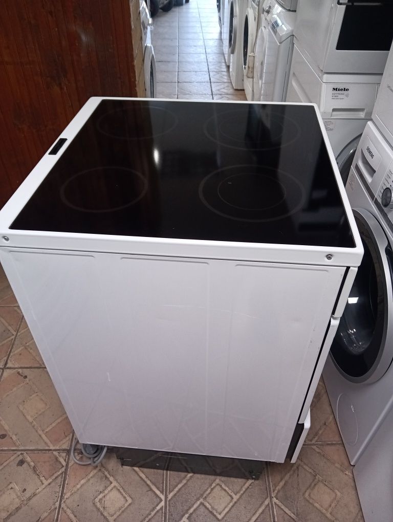 Уникална печка с керамичен плот Voss Electrolux с 2 години гаранция