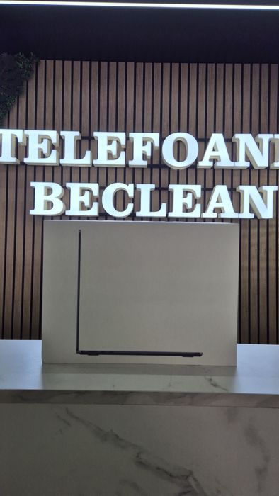 MacBook Air 13-inch M3 256gb/16gb ram Midnight