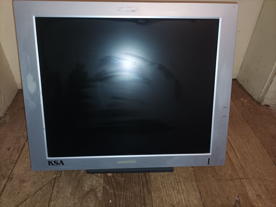 Монитор за компютър KSA