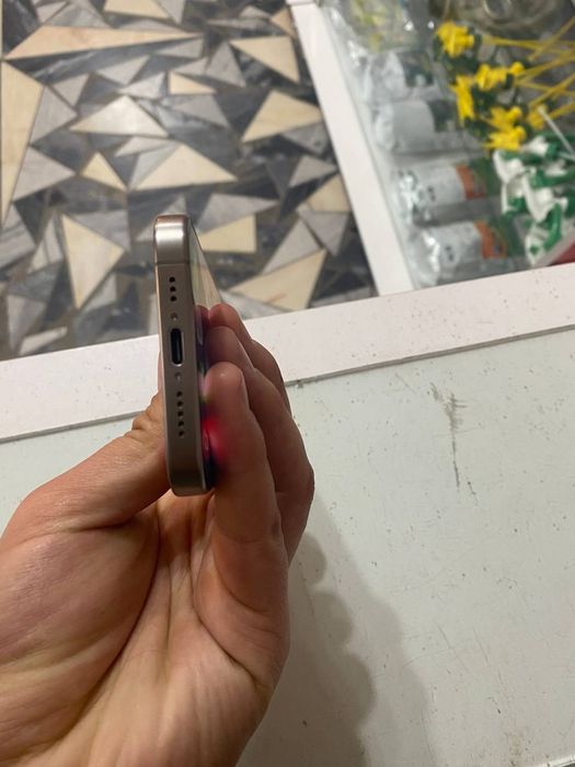 Iphone 15 pro battery 86% xotirasi 256 region J/A sim-karta ketadi