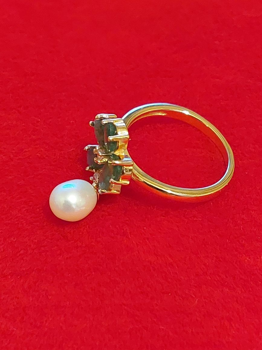 Уникален дамски сребърен пръстен със Смарагди,бял Топаз и бяла перла
