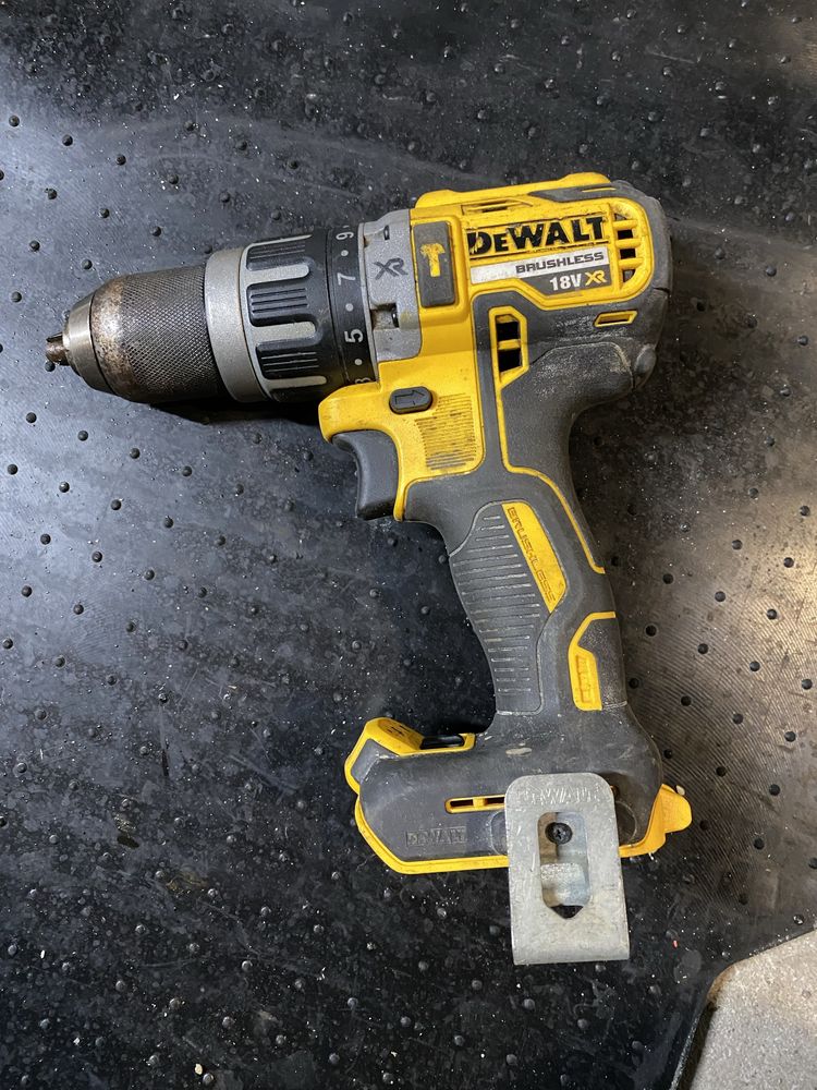 Винтовет Dewalt Dcd 796