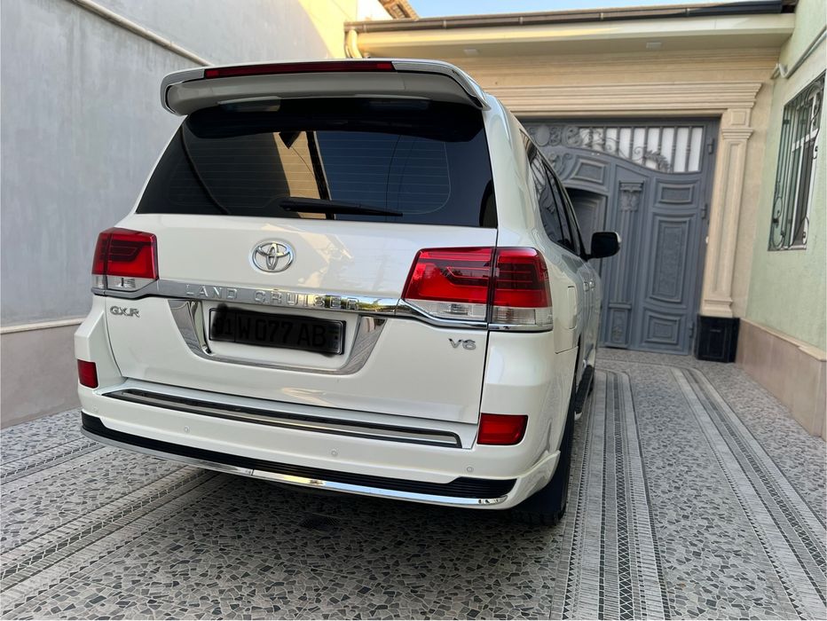 Toyota Land Cruser 200