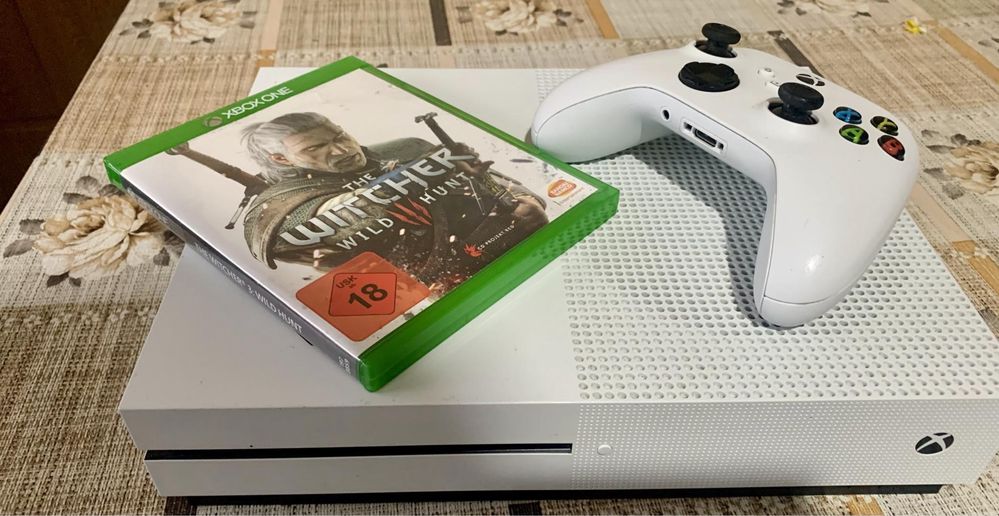 Vand/schimb xbox one s 500gb