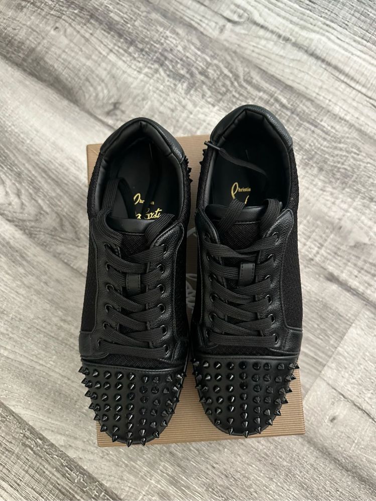Christian Louboutin цвят черен
