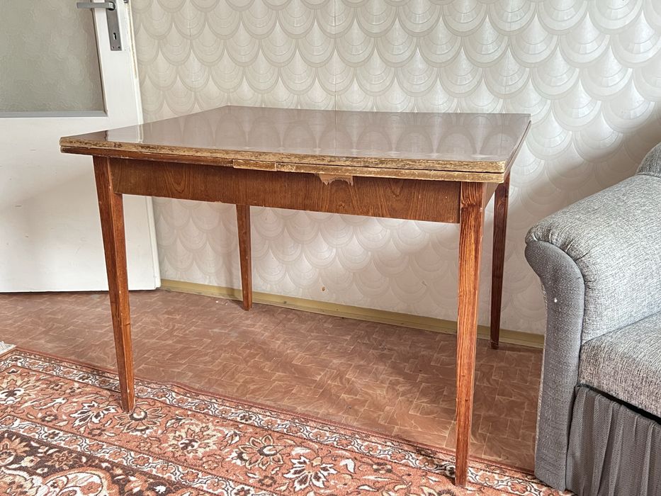 Стол обеденный 100х80 см