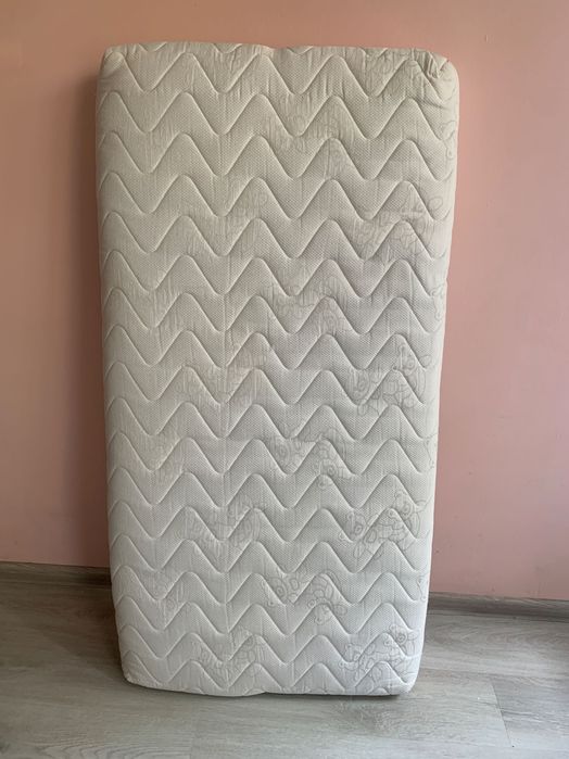 Ортопедичен бебешки матрак с кокос, вълна и памук. 70х140х12см.