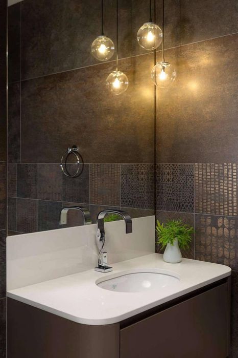 Дава се под наем Тристаен апартамент в София, Изток - 120 кв.м за 2499 € - Снимка #13