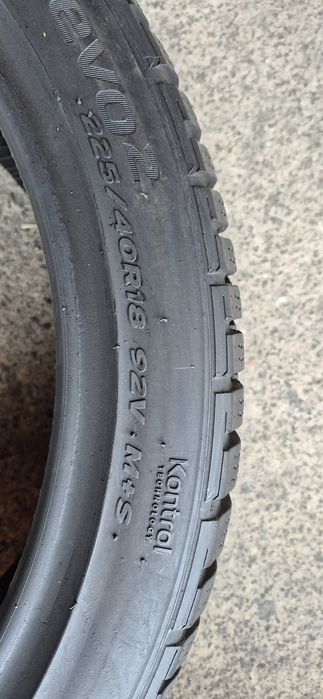 4 anvelope iarna Hankook,fata 225/40/18,spate 255/35/18.Pret/bucata